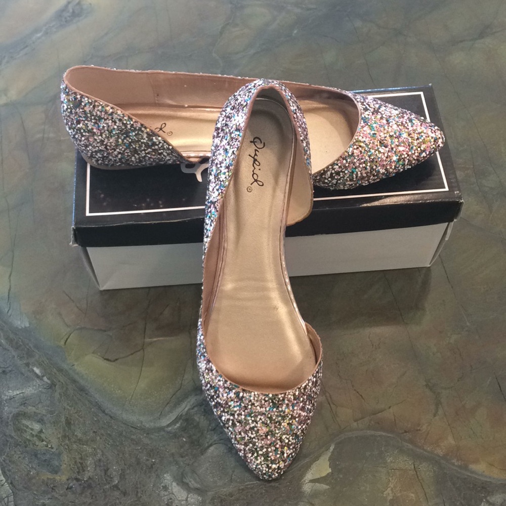 NIB Pointed Glitter Flats!